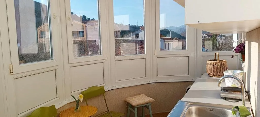 Izdavanje, dvosoban stan, 90m², Zagorič, Podgorica