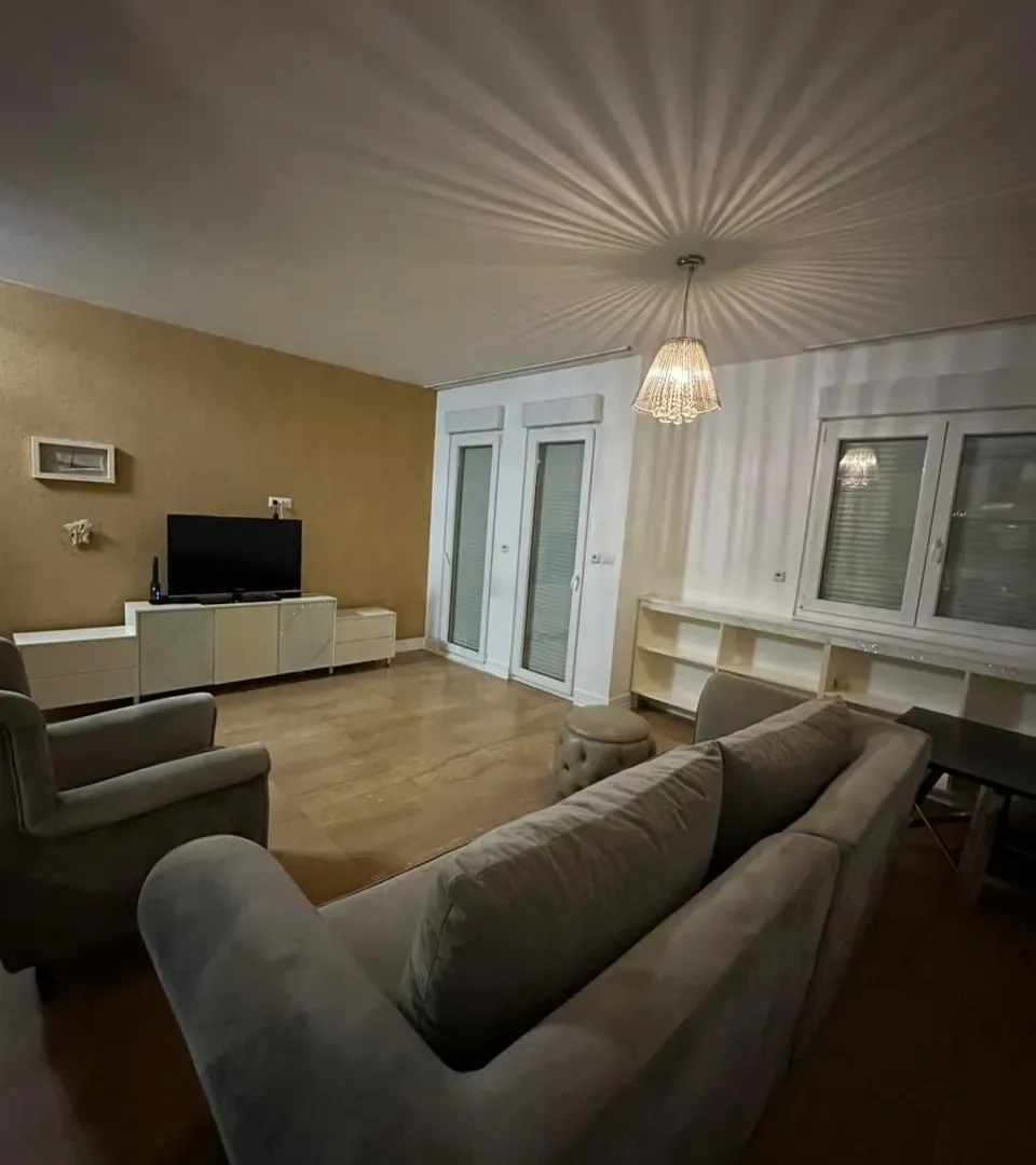 Izdavanje, jednosoban stan, 60m², City Kvart, Podgorica