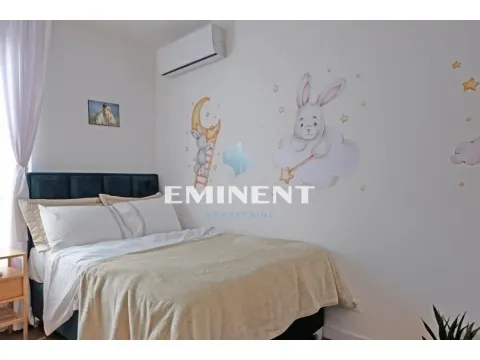 Izdavanje, trosoban stan, 89m², Savski Venac, Beograd - image 11