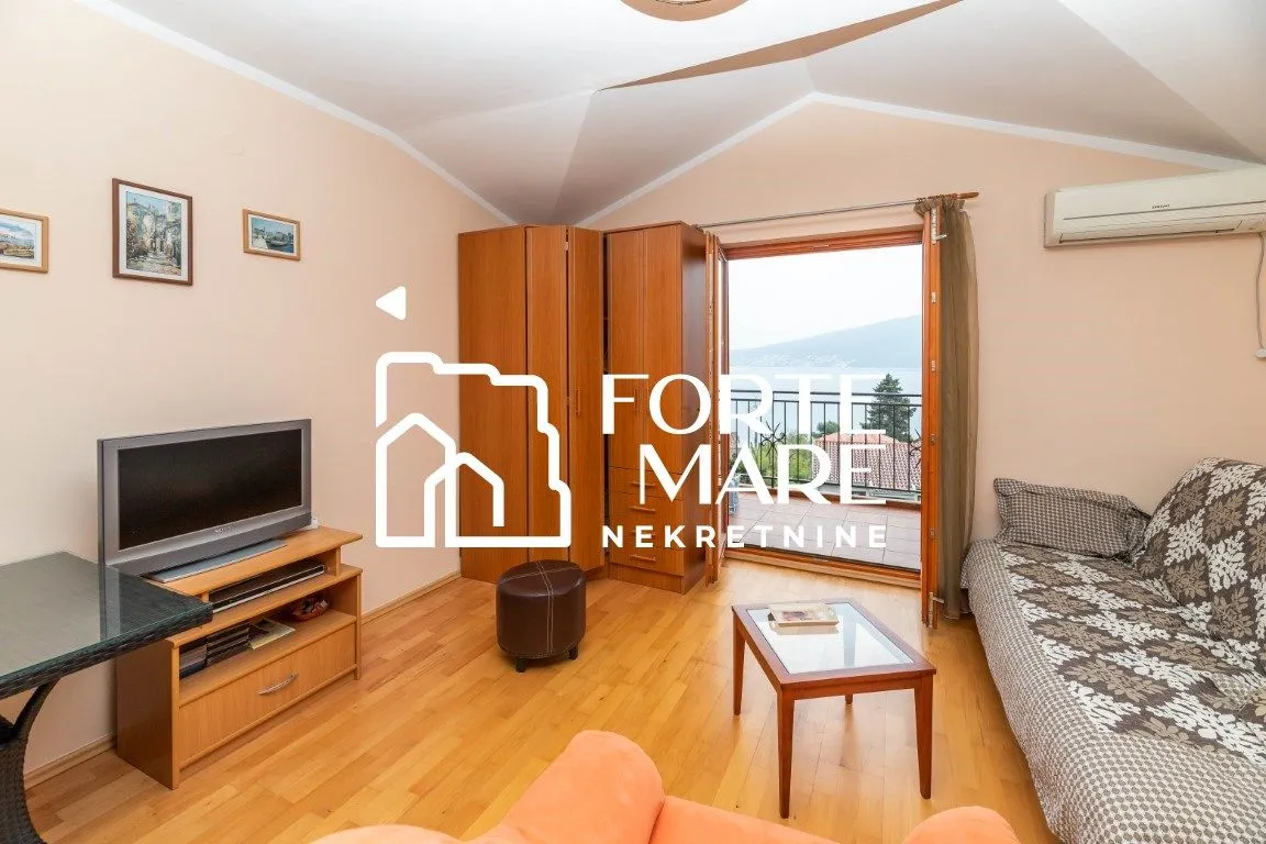 Prodaja, jednosoban stan, 40m², Baošići, Herceg Novi
