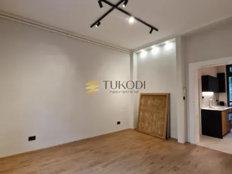 Prodaja, trosoban stan, 100m², Stari grad, Novi Sad - image 13