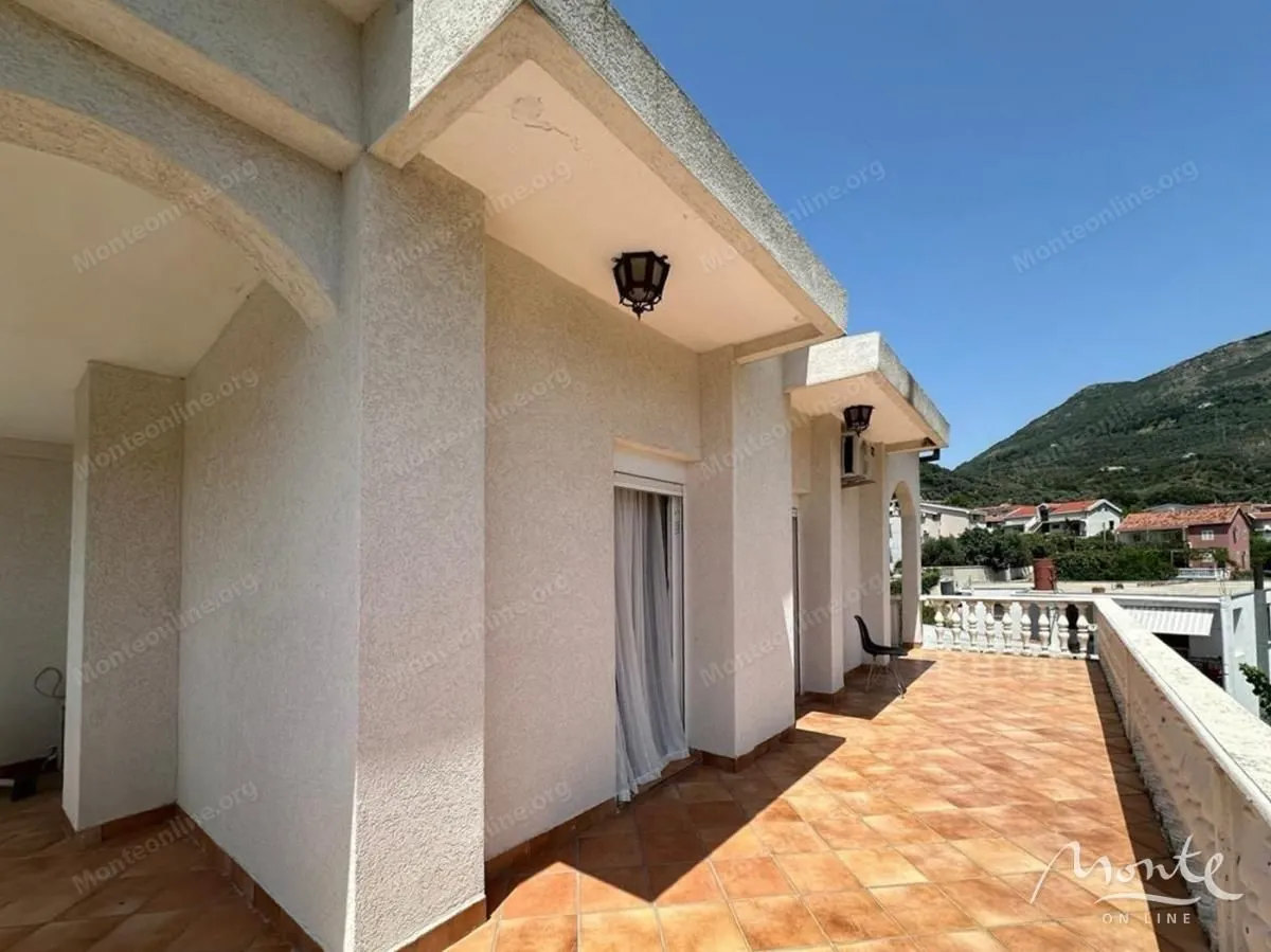 Prodaja, kuća, 250m², Bar, Crna Gora
