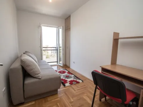 Izdavanje, dvosoban stan, 57m², Kod Big Fashion-a, Podgorica - image 6