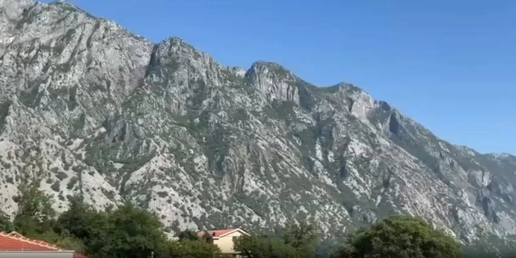 Prodaja, dvosoban stan, 41m², Orahovac, Kotor