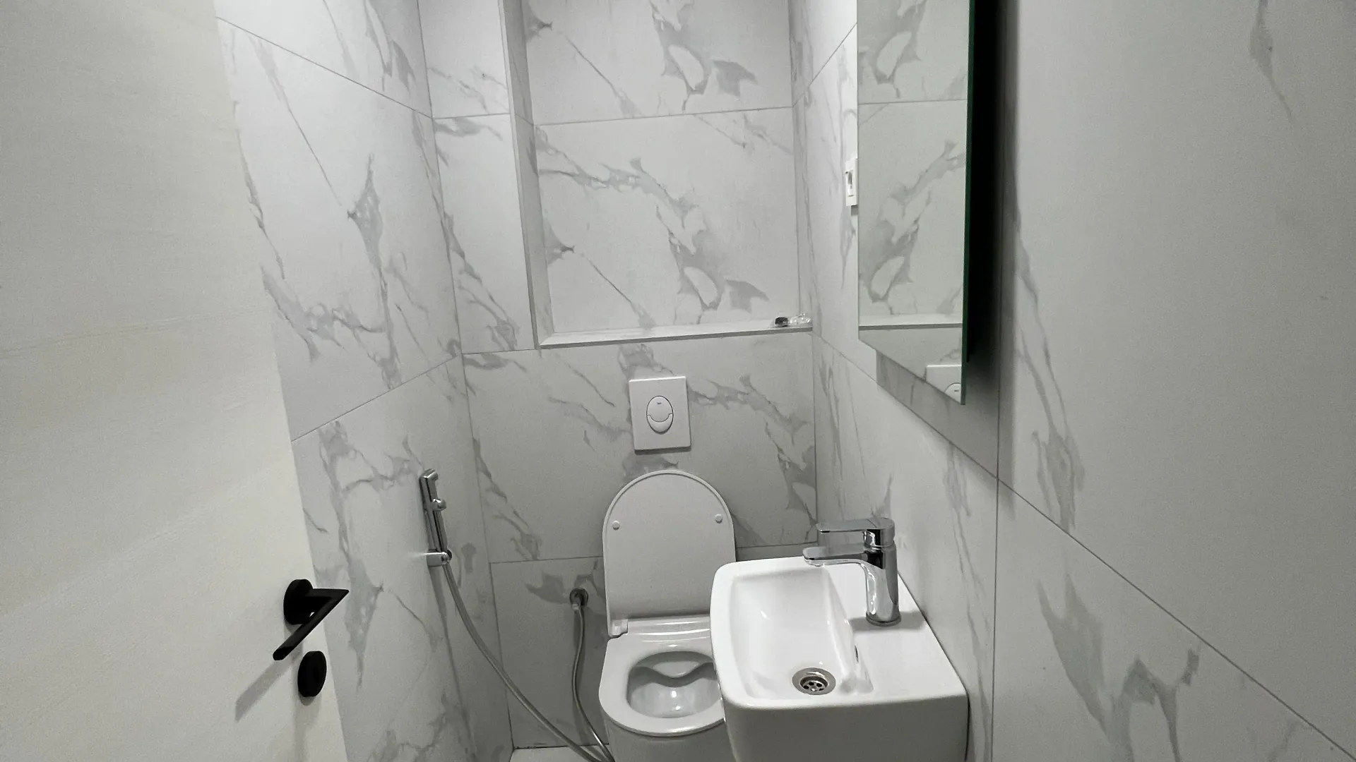 Izdavanje, dvosoban stan, 64m², Stari Aerodrom, Podgorica