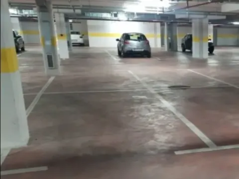 Rent, parking/garage, 18m², Central Point, Podgorica - image 2