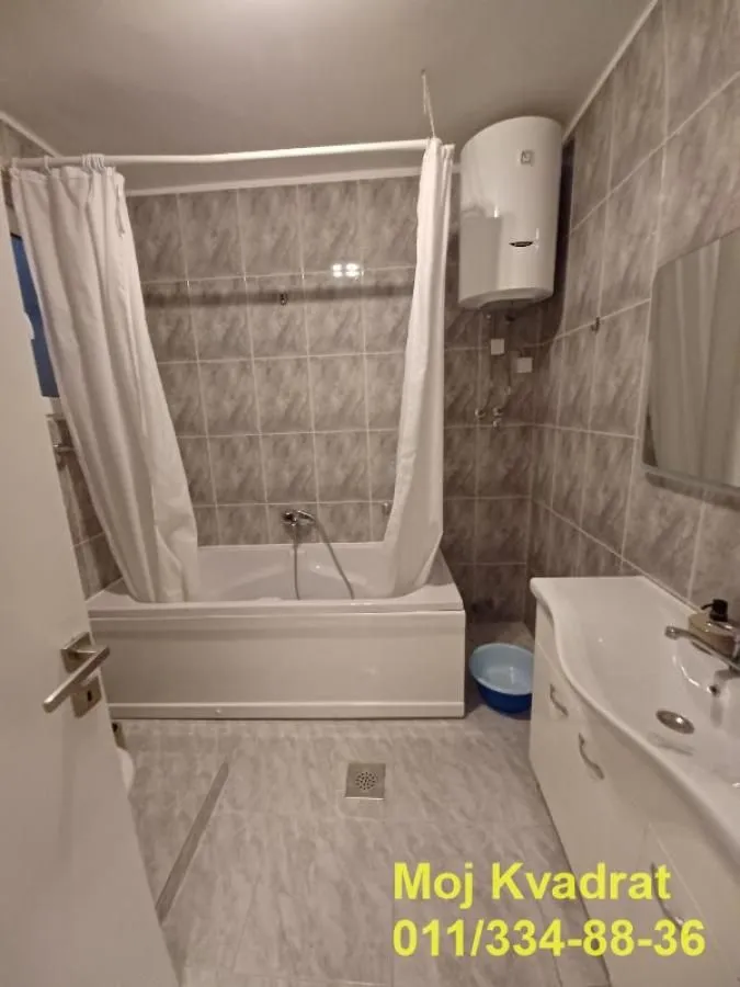 Izdavanje, trosoban stan, 80m², Slavija, Vračar Sve Podlokacije