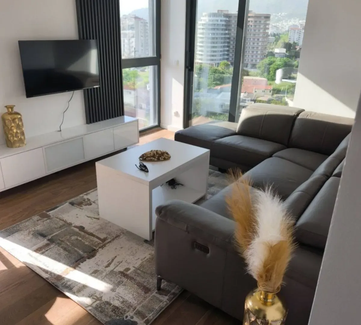 Rent, one bedroom apartment, 49m², Centar, Bar