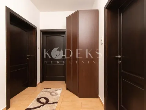 Izdavanje, dvosoban stan, 118m², Tološi, Podgorica - image 3