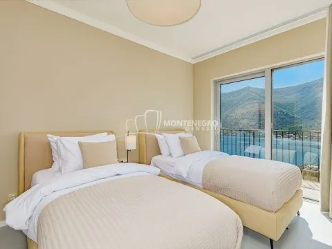Sale, three bedroom apartment, 158m², Dobrota, Kotor - image 4