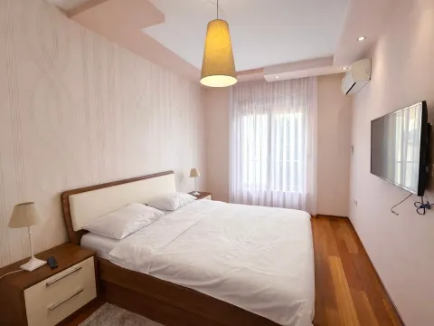 Izdavanje, dvosoban stan, 75m², Centar, Podgorica - image 6