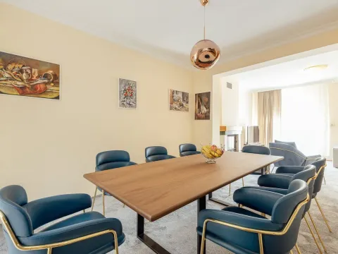 Izdavanje, kuća, 247m², Centar, Kotor - image 13