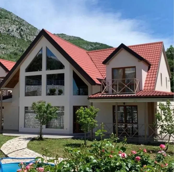 Prodaja, kuća, 266m², Sutomore, Bar