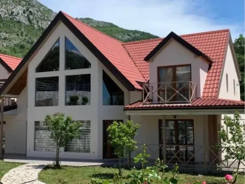Prodaja, kuća, 266m², Sutomore, Bar