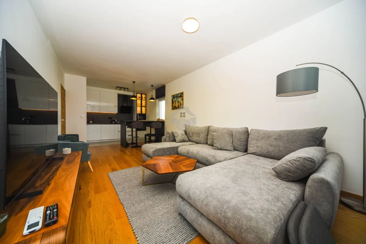 Izdavanje, dvosoban stan, 75m², New City, Podgorica