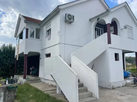 Sale, house, 230m², Farmaci, Podgorica - image 2