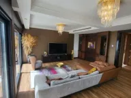 Izdavanje, kuća, 200m², Tivat, Crna Gora - image 12