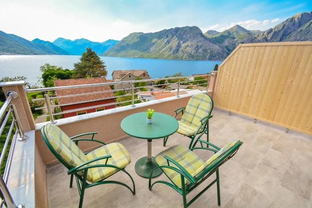 Izdavanje, ugostiteljski objekat, 500m², Dobrota, Kotor