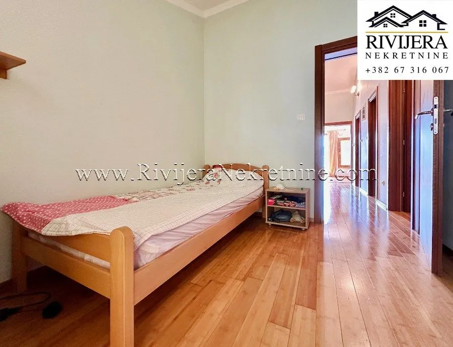 Prodaja, trosoban stan, 130m², Risan, Kotor