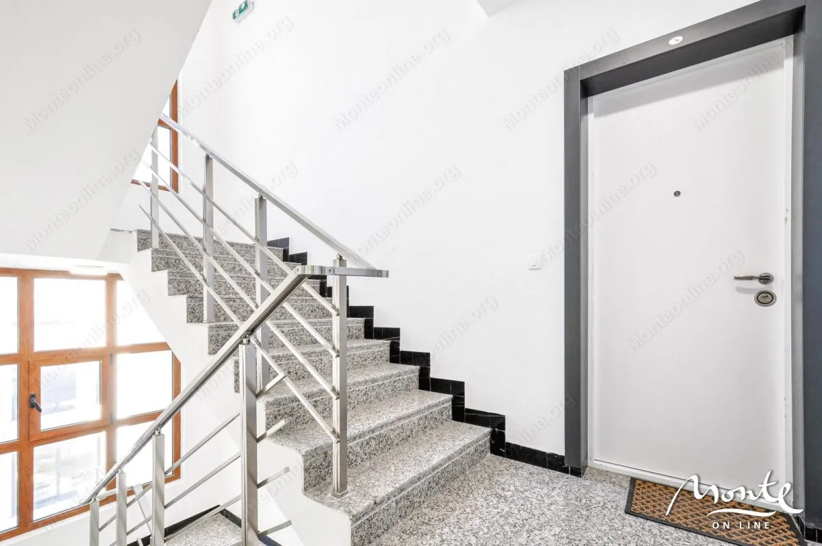 Prodaja, dvosoban stan, 69m², Tivat, Crna Gora