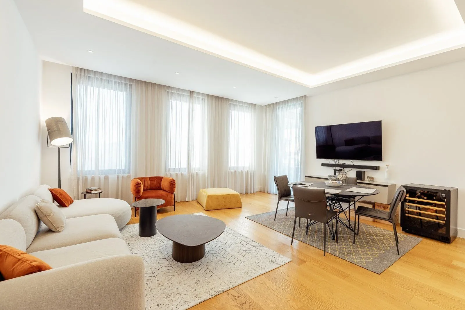 Prodaja, dvosoban stan, 103m², Centar, Tivat