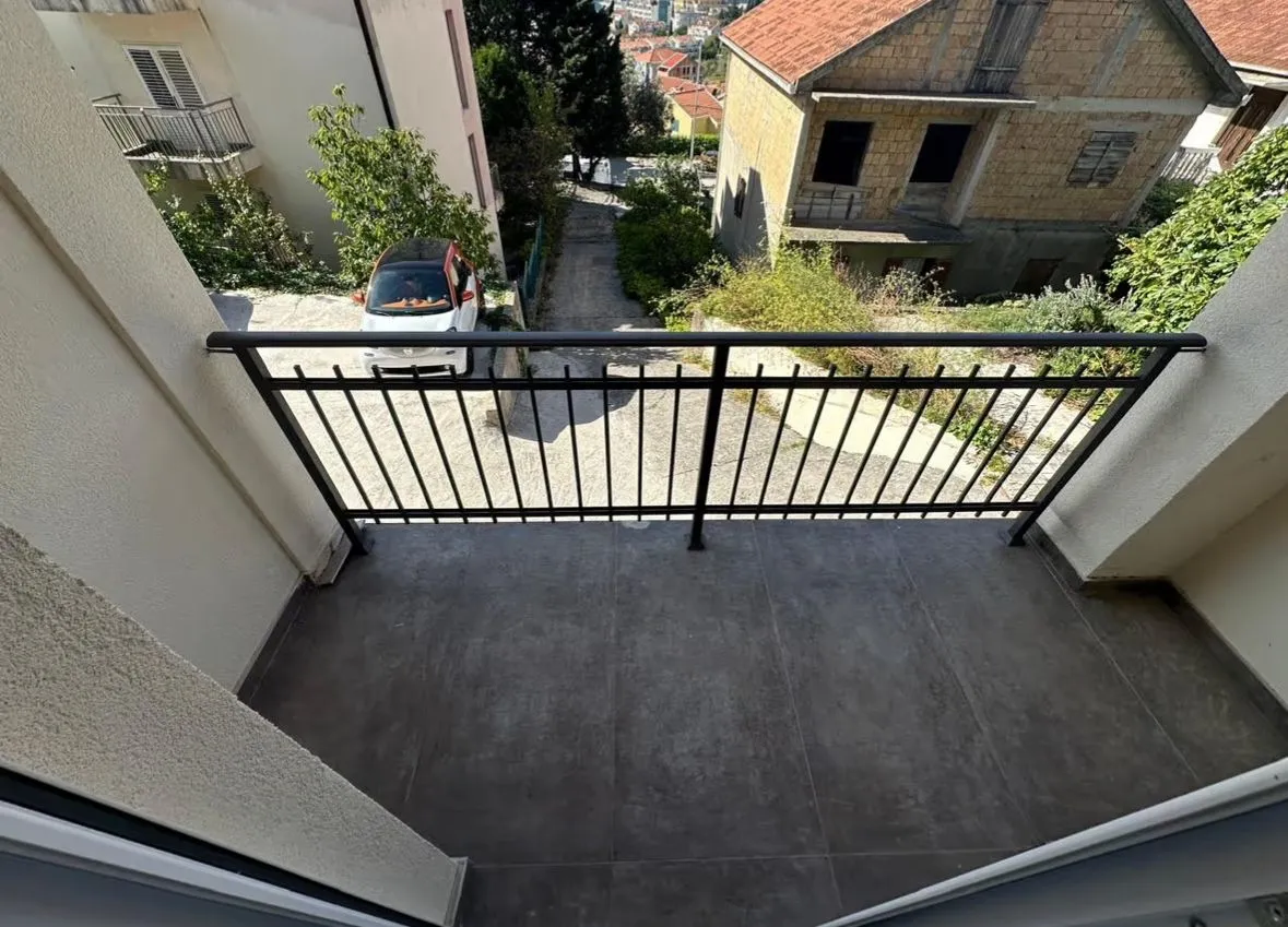 Prodaja, jednosoban stan, 43m², Đenovići, Herceg Novi