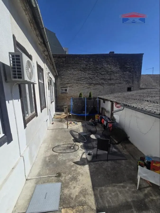 Prodaja, kuća, 49m², Centar, Sombor