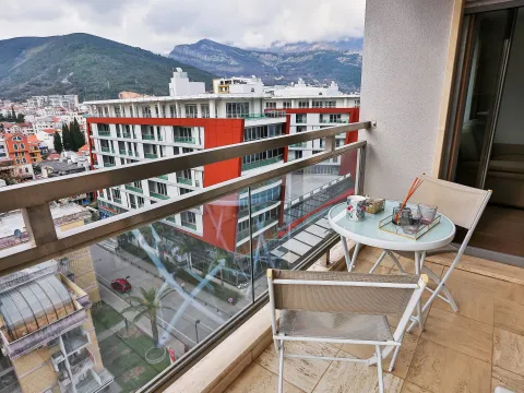 Rent, one bedroom apartment, 47m², Centar, Budva - image 9