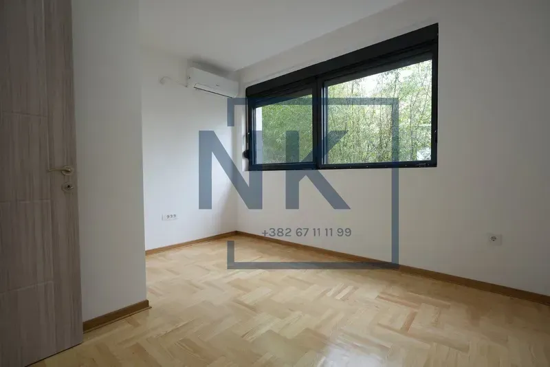Izdavanje, poslovni prostor, 95m², Centar, Podgorica