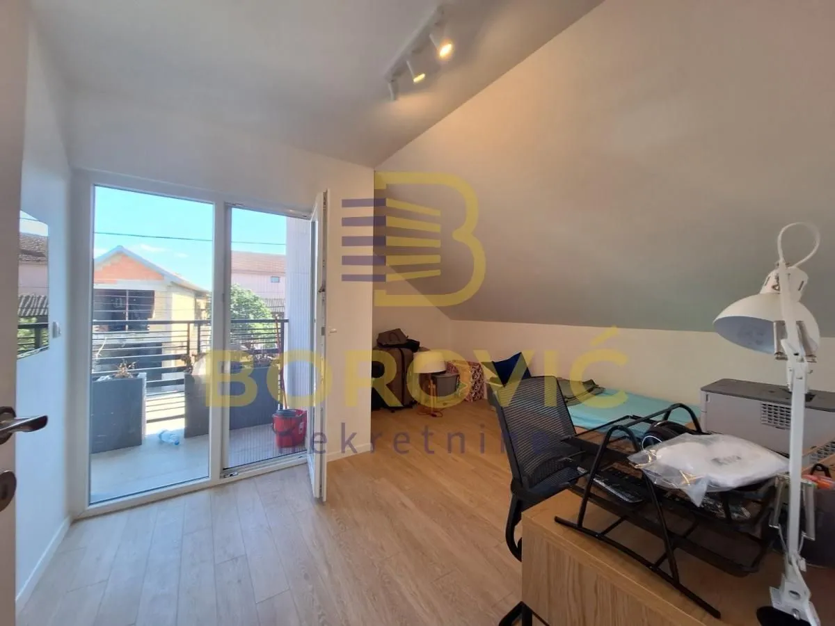 Izdavanje, kuća, 104m², Novi Banovci, Stara Pazova