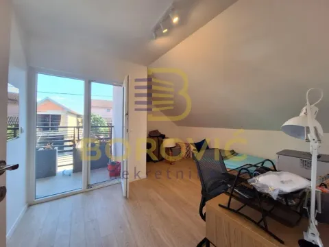 Izdavanje, kuća, 104m², Novi Banovci, Stara Pazova - image 16