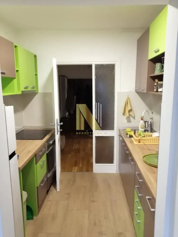 Izdavanje, dvosoban stan, 70m², Novi Sad, Srbija