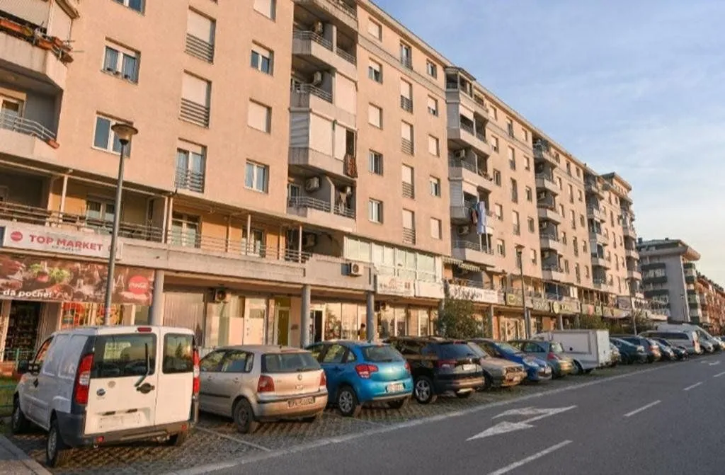 Izdavanje, jednosoban stan, 40m², Stari Aerodrom, Podgorica