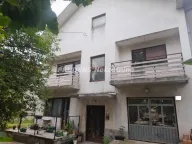 Prodaja, kuća, 275m², Dobanovci, Surčin - image 1