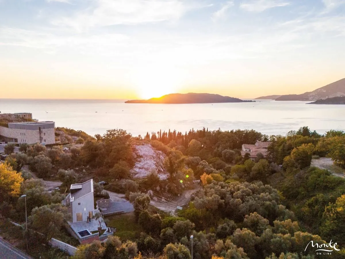 Sale, house, 240m², Kamenovo, Budva