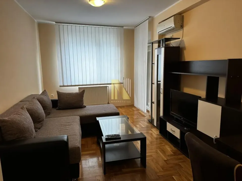 Rent, one bedroom apartment, 42m², Grbavica, Novi Sad Sve Podlokacije