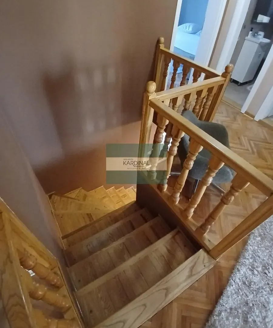 Prodaja, kuća, 379m², Trnava, Jagodina