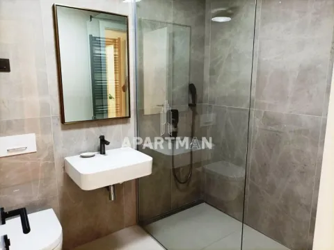 Izdavanje, četvorosoban stan, 120m², Stari Grad, Beograd - image 13