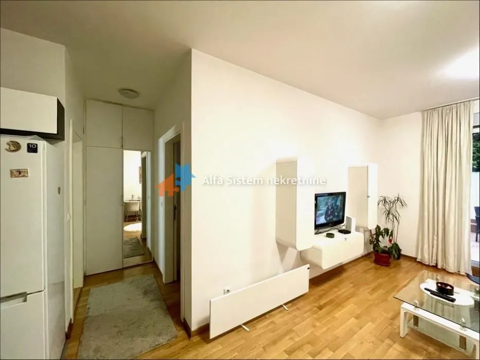 Rent, two bedroom apartment, 45m², Severni Bulevar, Zvezdara Sve Podlokacije