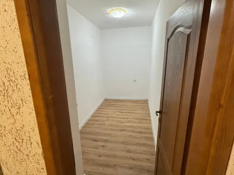 Izdavanje, dvosoban stan, 60m², Momišići, Podgorica - image 3