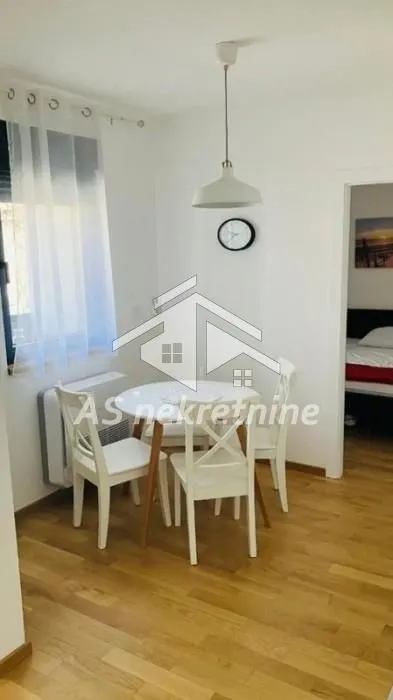 Izdavanje, dvosoban stan, 42m², Gradska Bolnica, Zvezdara Sve Podlokacije