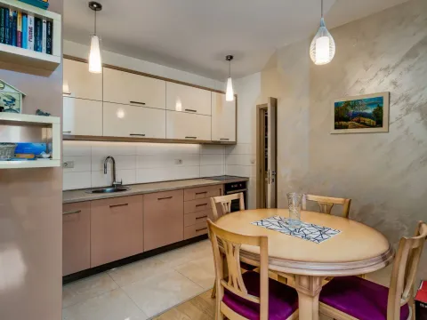 Prodaja, dvosoban stan, 72m², City Kvart, Podgorica - image 2