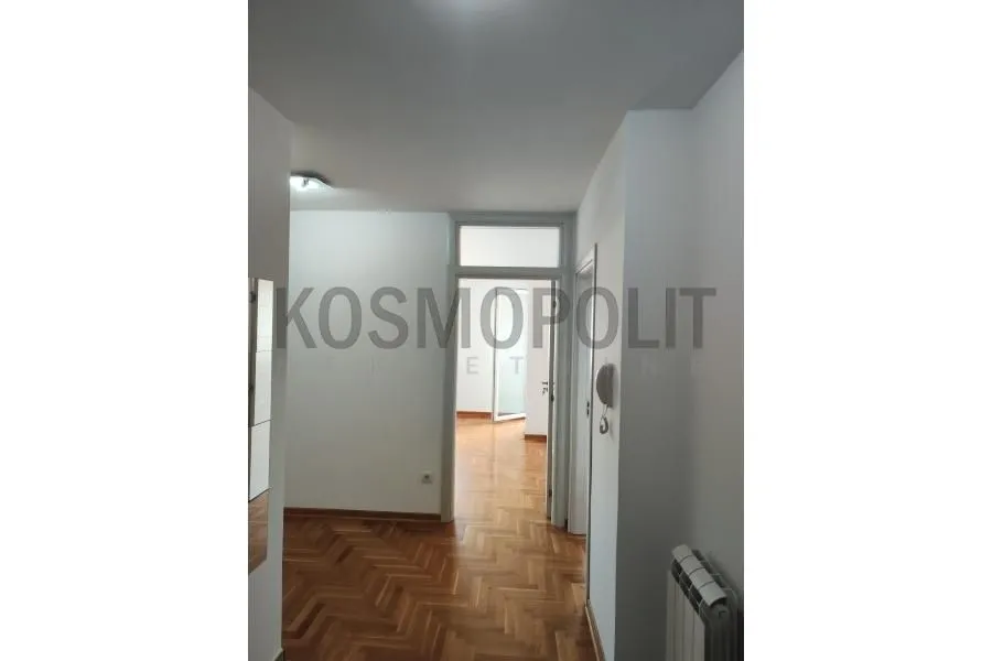 Sale, three bedroom apartment, 72m², Farmaceutski Fakultet, Voždovac Sve Podlokacije