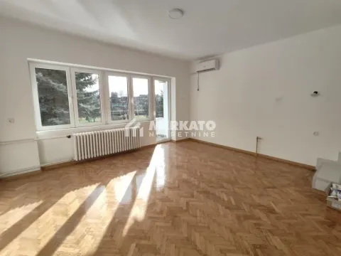 Prodaja, kuća, 222m², Centar, Zrenjanin - image 5