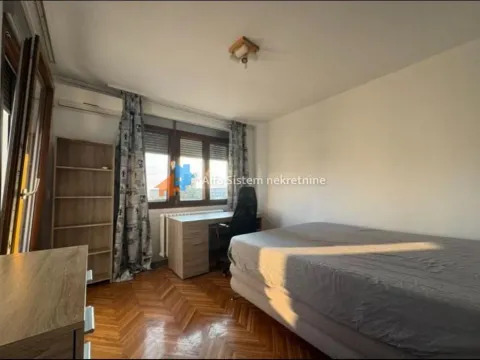 Izdavanje, trosoban stan, 70m², Stari Grad, Beograd - image 8