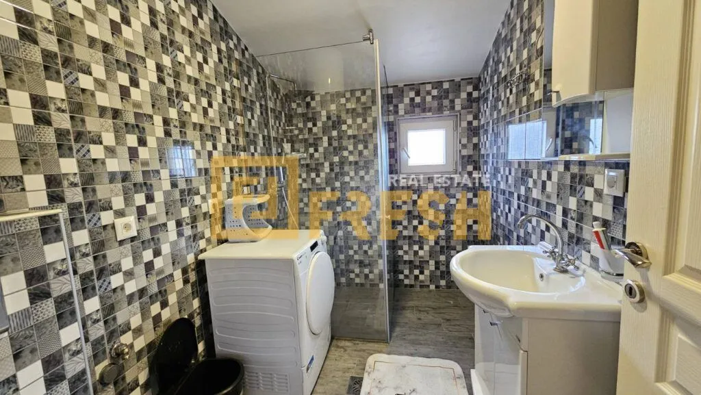 Prodaja, kuća, 216m², Danilovgrad, Crna Gora