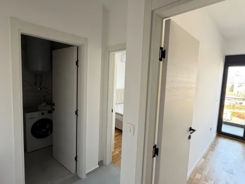 Izdavanje, dvosoban stan, 66m², Stari Aerodrom, Podgorica - image 7