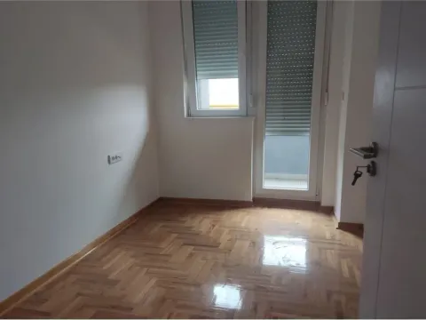 Sale, three bedroom apartment, 70m², Niš, Srbija - image 16