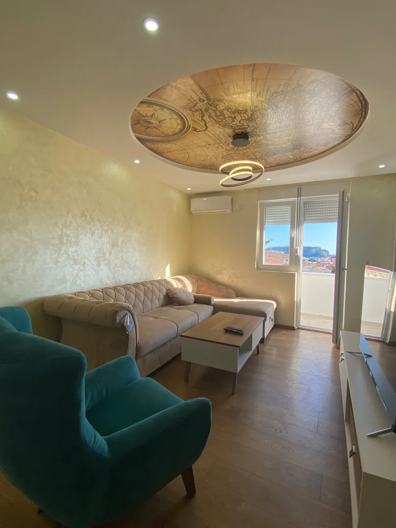 Izdavanje, jednosoban stan, 50m², Podkošljun, Budva