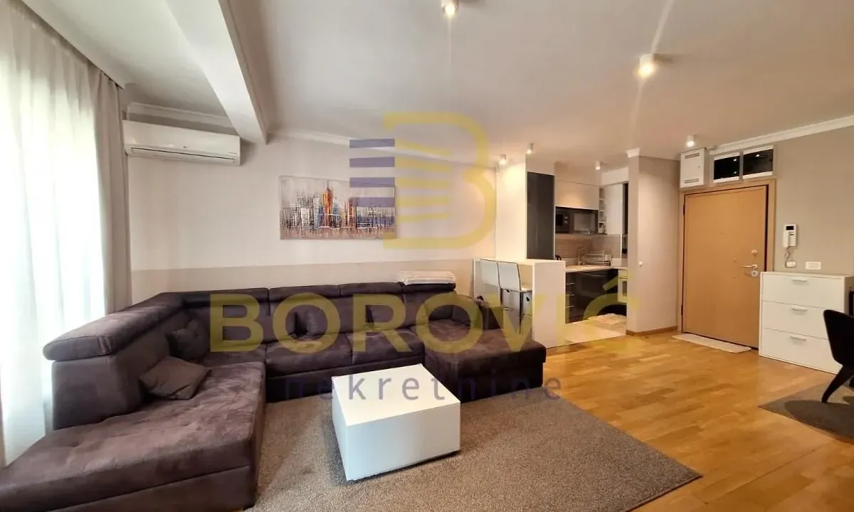 Izdavanje, trosoban stan, 74m², Vračar Hram, Vračar Sve Podlokacije